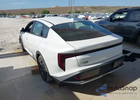 2025 Kia K4 Lxs z USA, uszkodzony, nr VIN 3KPFT4DE3SE006027